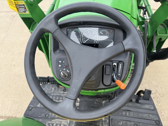 2024 John Deere 2032R Tractor Compact