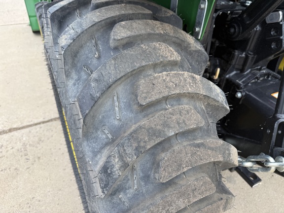 2024 John Deere 2032R Tractor Compact