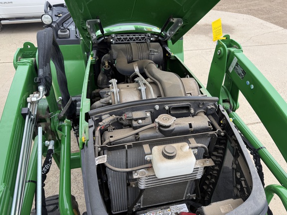 2024 John Deere 2032R Tractor Compact