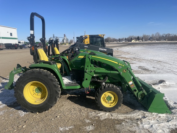 2023 John Deere 3046R Tractor Compact