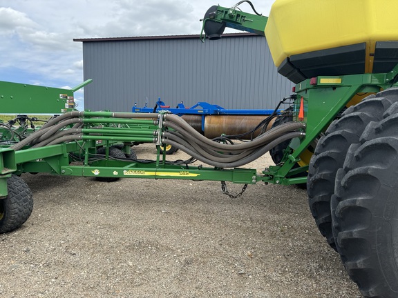 2014 John Deere 1895 Air Seeder