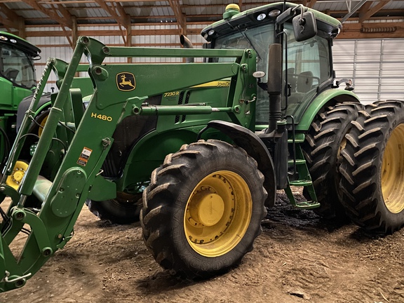 2011 John Deere 7230R Tractor