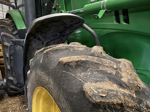 2011 John Deere 7230R Tractor