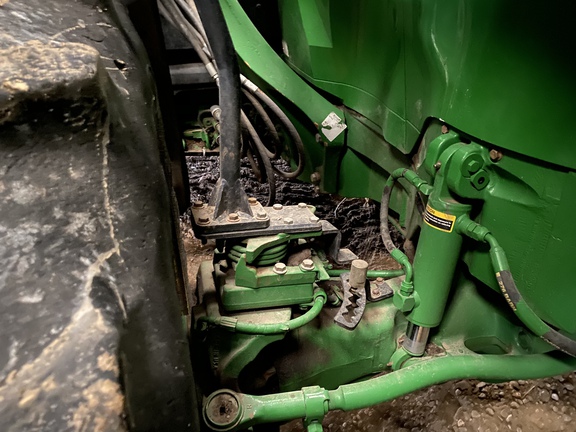 2011 John Deere 7230R Tractor