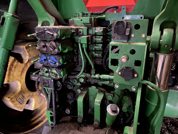 2011 John Deere 7230R Tractor