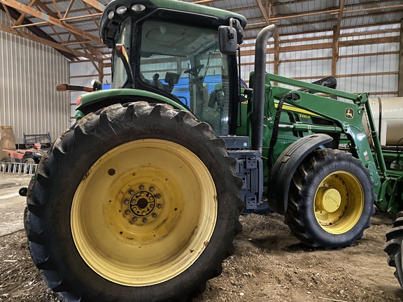 2011 John Deere 7230R Tractor