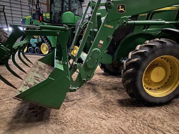 2011 John Deere 7230R Tractor