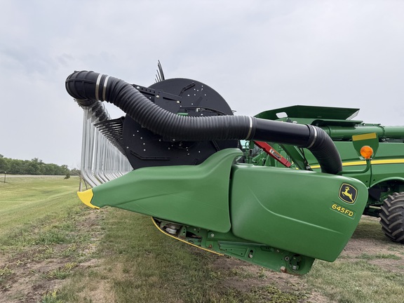 2018 John Deere 645FD Header Combine