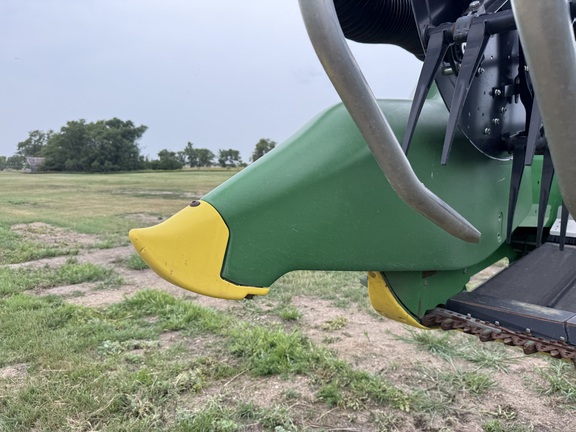 2018 John Deere 645FD Header Combine