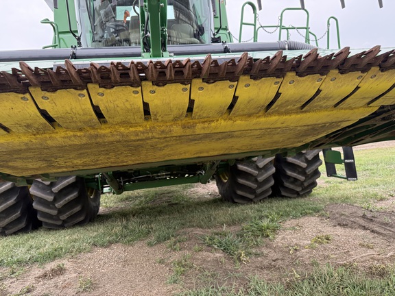 2018 John Deere 645FD Header Combine