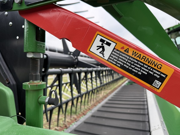 2018 John Deere 645FD Header Combine
