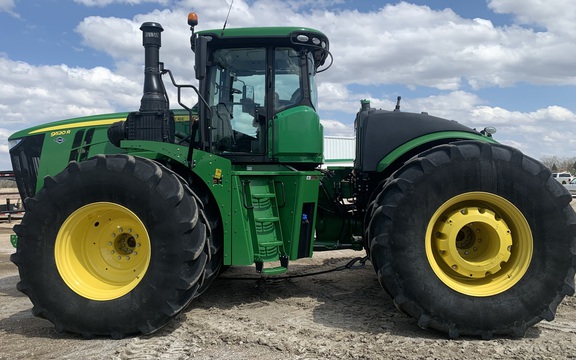 2020 John Deere 9520R Tractor 4WD