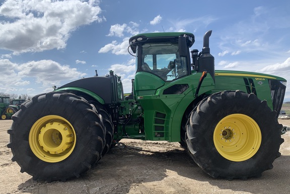 2020 John Deere 9520R Tractor 4WD