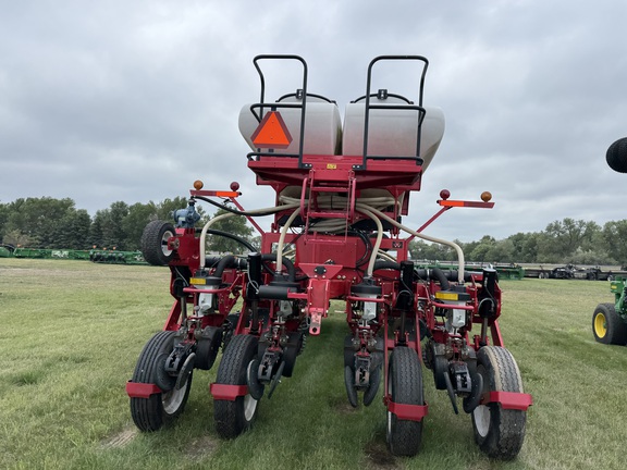 2013 AGCO White 8800 Planter