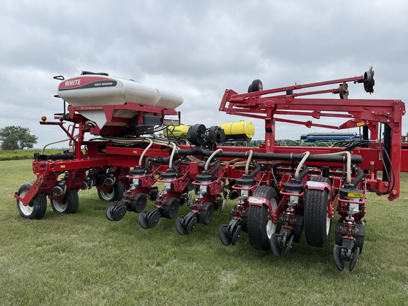 2013 AGCO White 8800 Planter