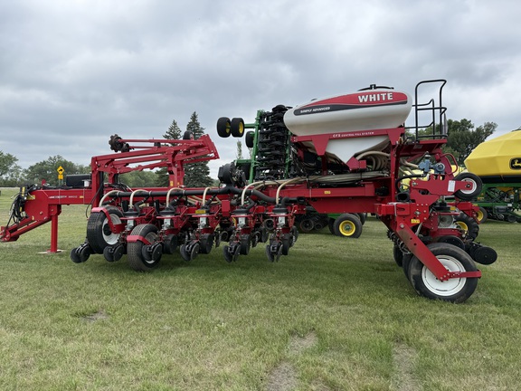 2013 AGCO White 8800 Planter