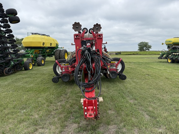 2013 AGCO White 8800 Planter