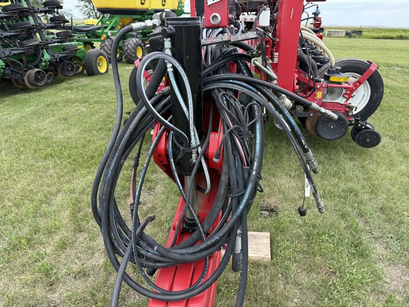 2013 AGCO White 8800 Planter