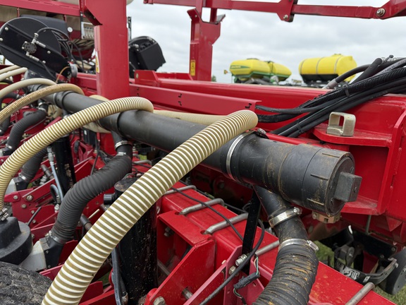 2013 AGCO White 8800 Planter