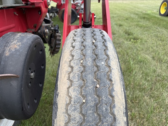 2013 AGCO White 8800 Planter
