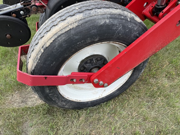 2013 AGCO White 8800 Planter