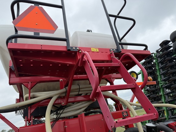 2013 AGCO White 8800 Planter