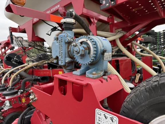 2013 AGCO White 8800 Planter