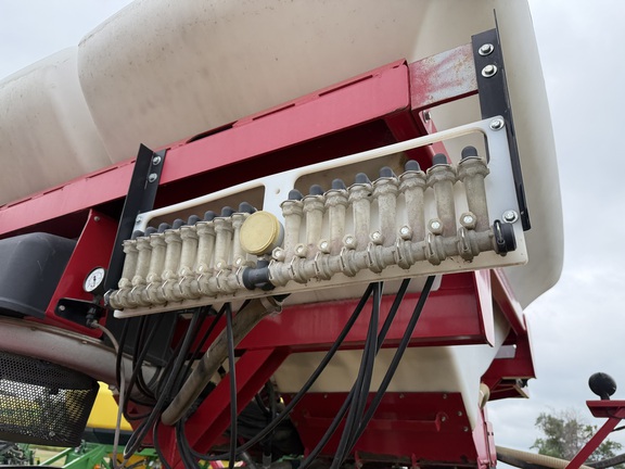 2013 AGCO White 8800 Planter