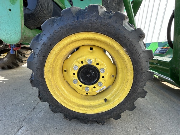 2023 John Deere 2032R Tractor Compact