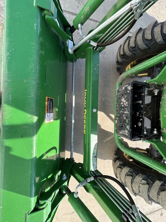 2023 John Deere 2032R Tractor Compact