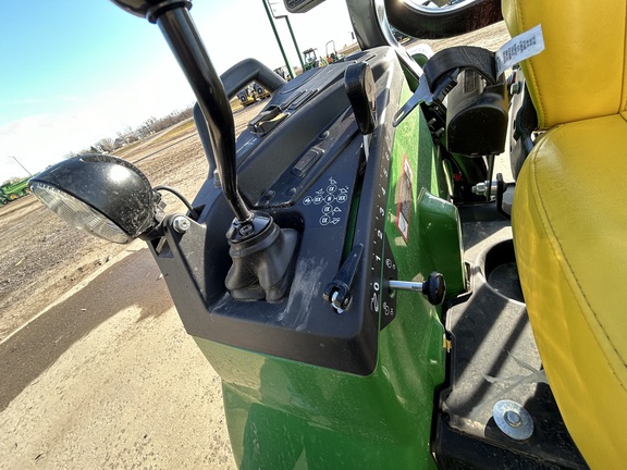 2023 John Deere 2032R Tractor Compact