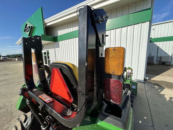 2023 John Deere 2032R Tractor Compact