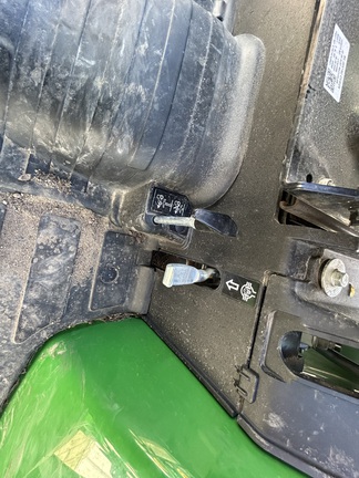 2023 John Deere 2032R Tractor Compact