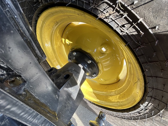 2023 John Deere 2032R Tractor Compact