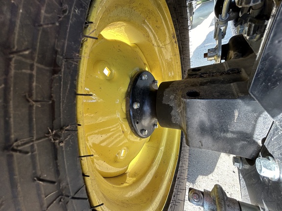 2023 John Deere 2032R Tractor Compact