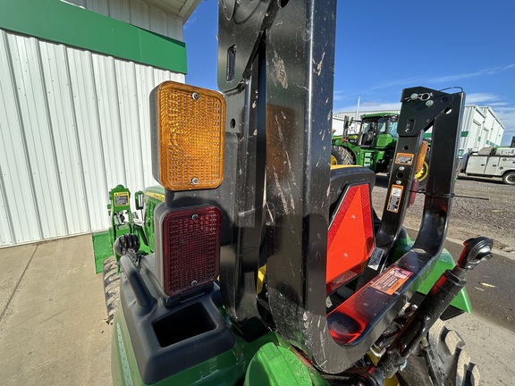 2023 John Deere 2032R Tractor Compact