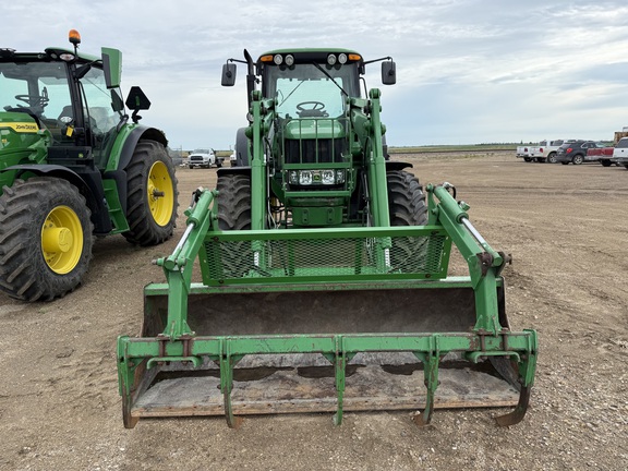 2009 John Deere 7330 Tractor