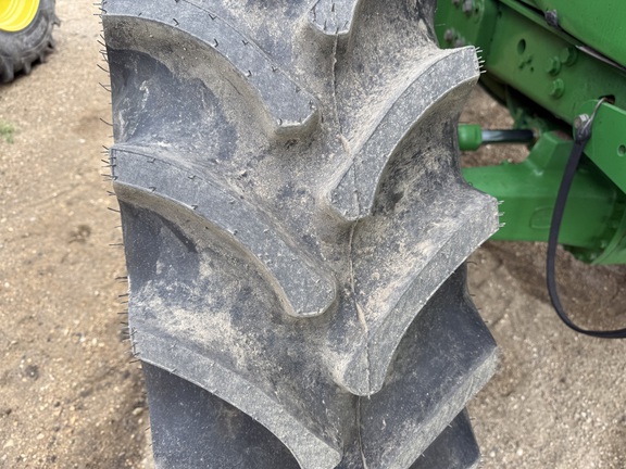 2009 John Deere 7330 Tractor