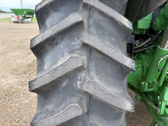 2009 John Deere 7330 Tractor