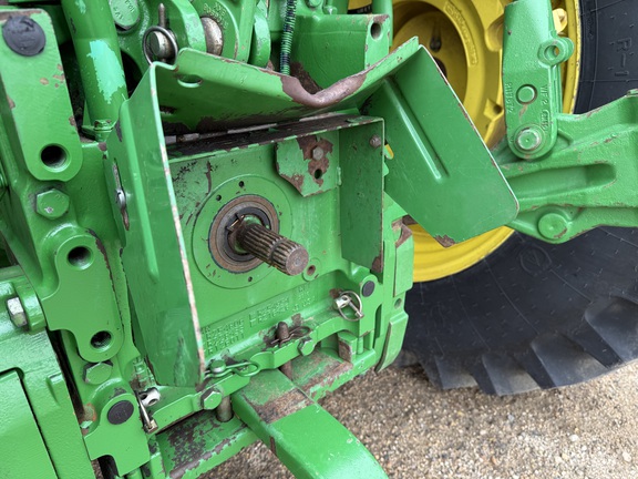 2009 John Deere 7330 Tractor