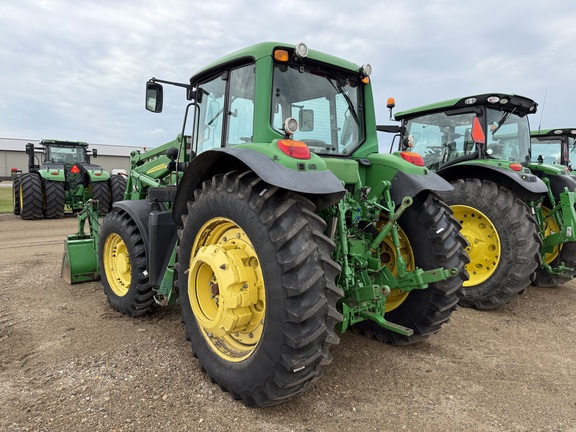 2009 John Deere 7330 Tractor