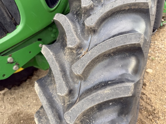 2009 John Deere 7330 Tractor