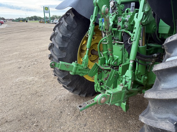 2009 John Deere 7330 Tractor