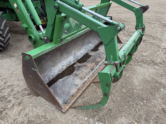 2009 John Deere 7330 Tractor