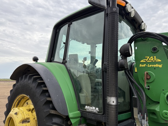 2009 John Deere 7330 Tractor
