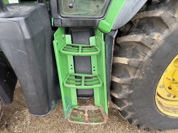 2009 John Deere 7330 Tractor