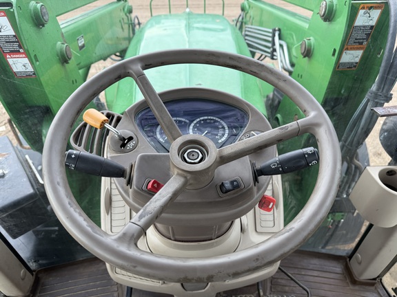 2009 John Deere 7330 Tractor