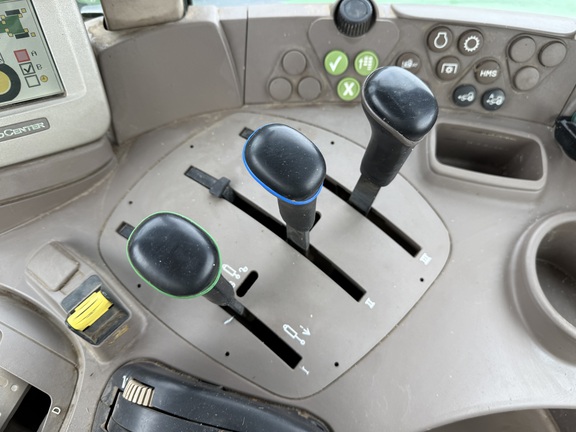 2009 John Deere 7330 Tractor