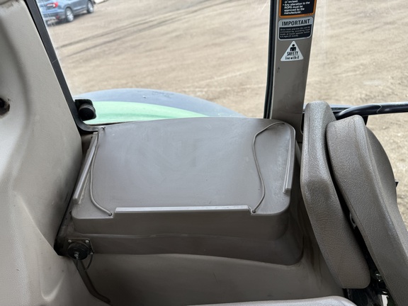 2009 John Deere 7330 Tractor