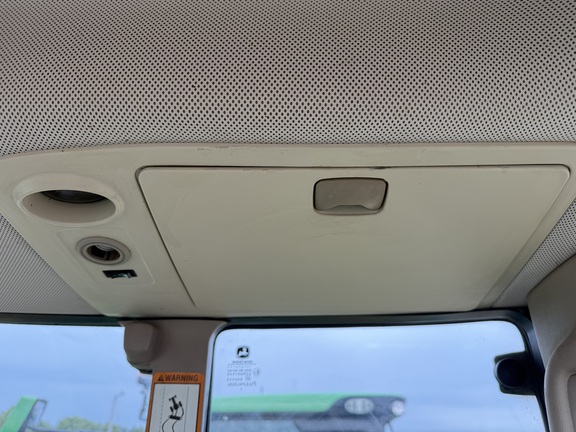 2009 John Deere 7330 Tractor